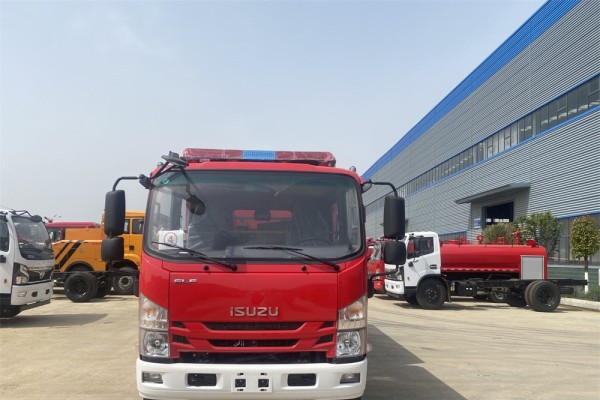 五十鈴700P 3.5噸水罐消防車(chē)