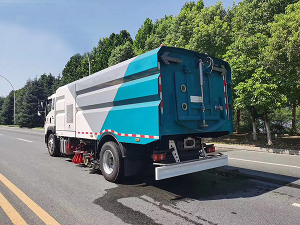 重汽豪沃洗掃車