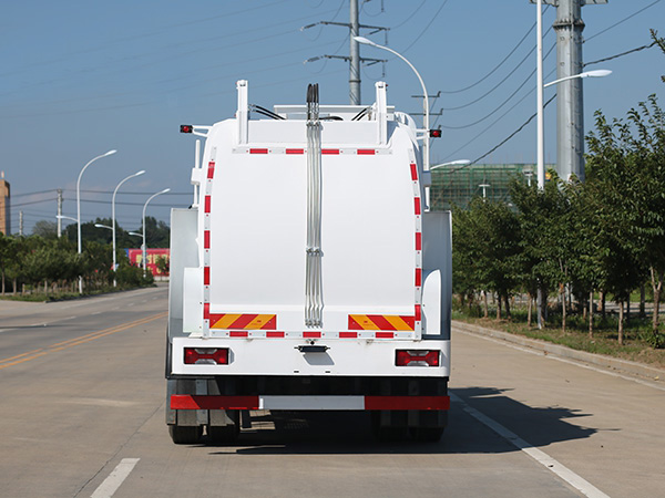 上汽躍進18噸純電動餐廚垃圾車