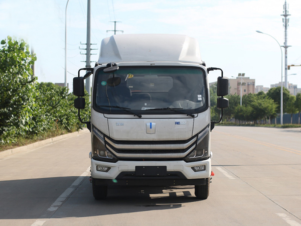 遠(yuǎn)程純電動(dòng)掃路車