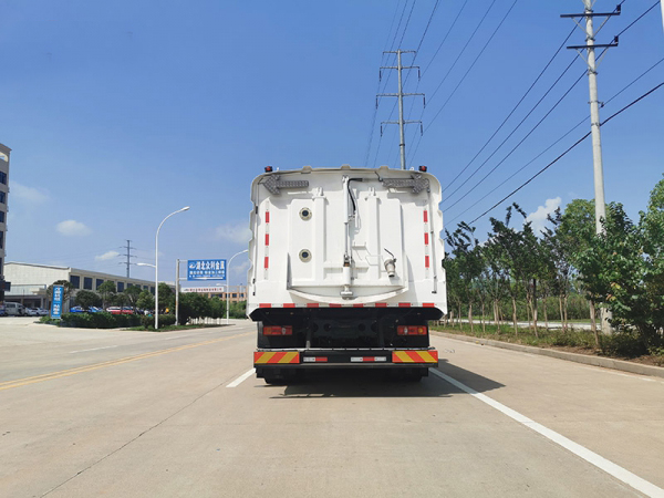 東風(fēng)華神純電動洗掃車